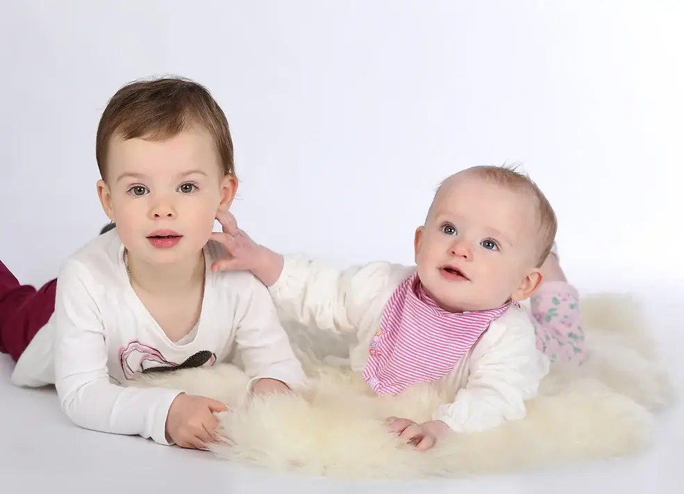 Fotocenter Zarate - Portrait - Passbilder - Familie - Leinwandruck Fotocenter Zarate - Portrait - Passbilder - Familie - Leinwandruck